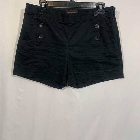 𝅺banana REPUBLIC shorts with front button detail. Pockets. Size 6. Side zipper - Picture 1 of 7